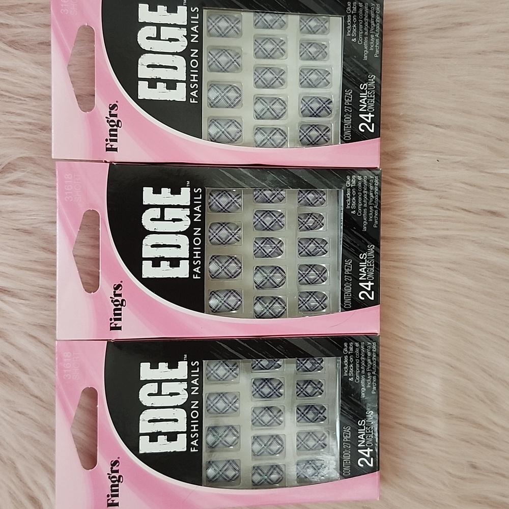 Brand New 3CT BUNDLE FING'RS EDGE FASHION NAILS FALSE NAILS